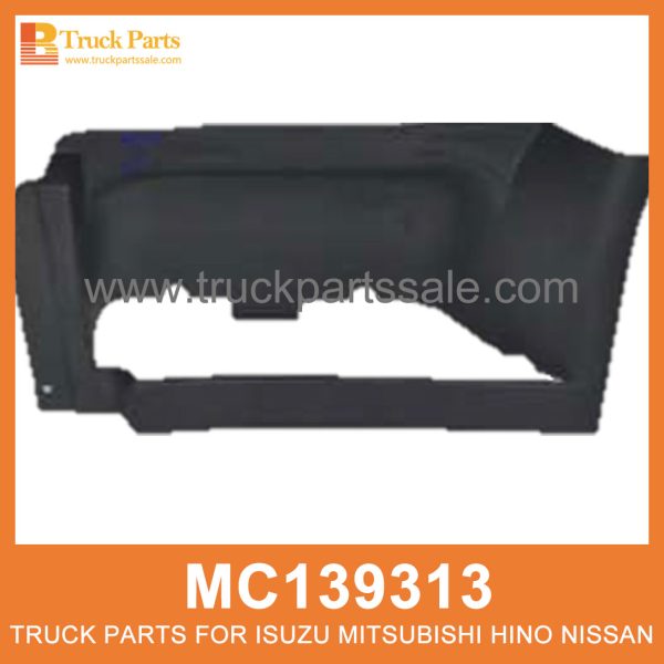 Garnish Left Foot Step MC139313 for Mitsubishi truck Decorar el paso del pie izquierdo قم بزينة خطوة القدم اليسرى