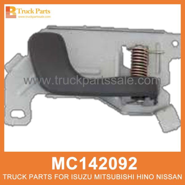 Handle Inside Right Door MC142092 for Mitsubishi truck Manejar dentro de la puerta derecha تعامل داخل الباب الأيمن