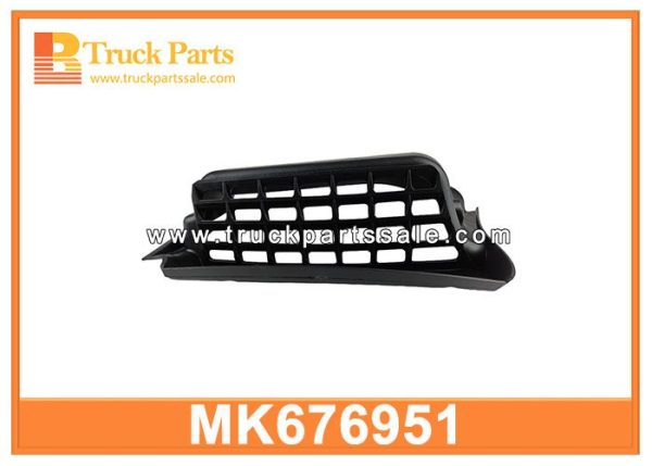 Right Foot Step Plate MK676951 for MITSUBISHI CANTER truck Placa de paso derecha لوحة خطوة القدم اليمنى